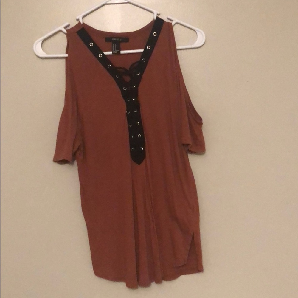 RUST & BLACK LACE UP T-SHIRT